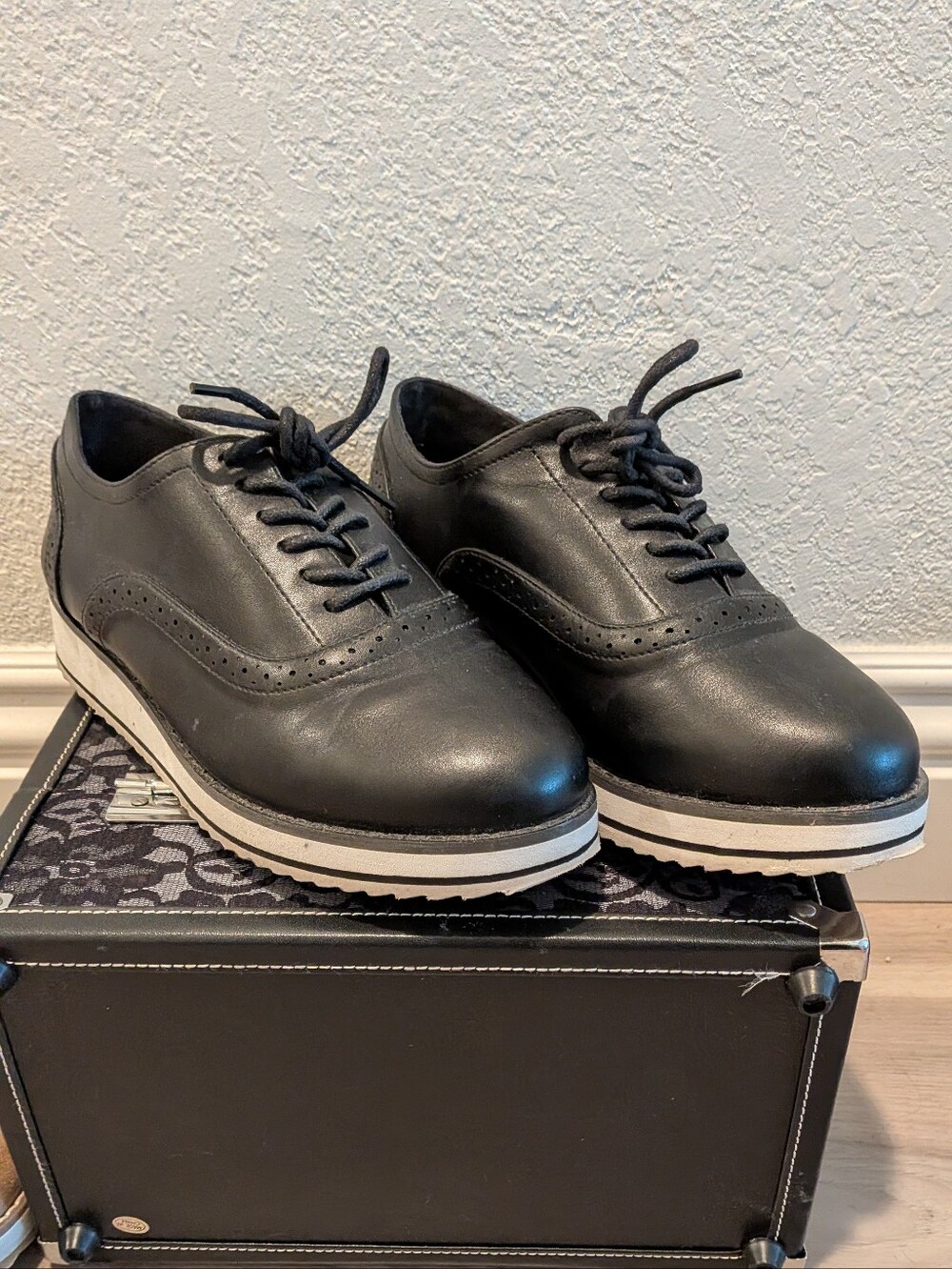 Women's Torrid Black Leather Oxford Lace-Up Shoes